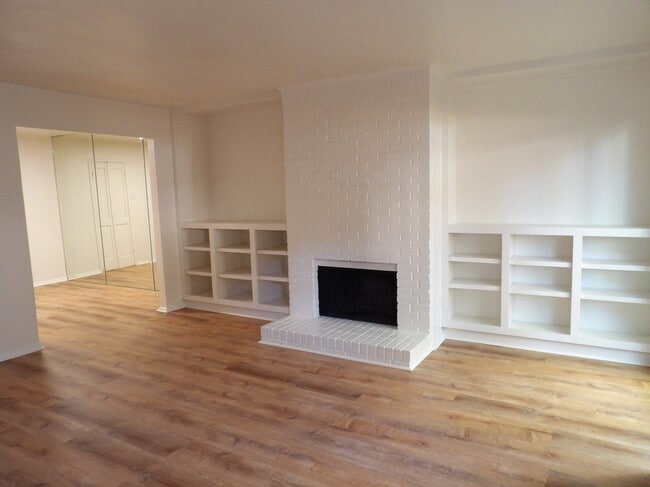 Photo - 4300 Travis St