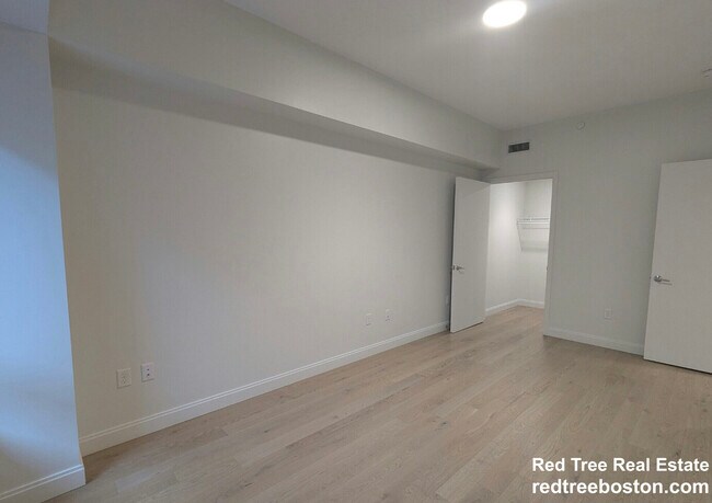 55 Brighton Ave Unit 609