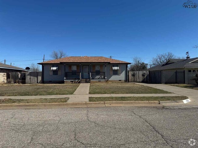 Building Photo - 1703 Grandview E Rental