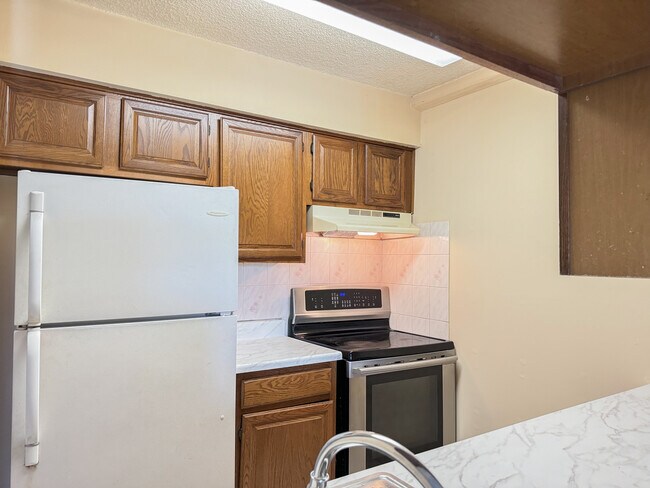 Kitchen 1 - 2213 Ravens Crest Dr Unit Ravens Crest