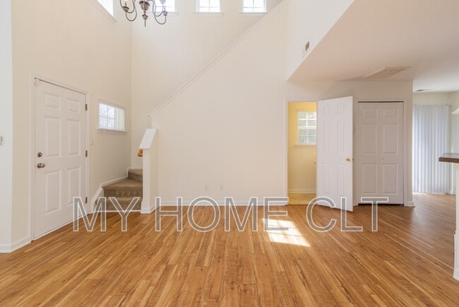 Photo - 18457 Streamline Ct