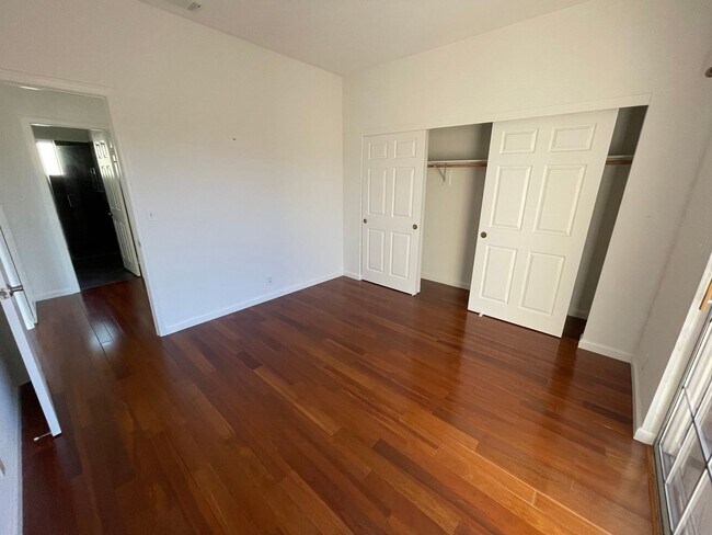Photo - Stunning Remodeled 2BR/2BA Garage Laundry Fireplace Unit 260 Channing Way