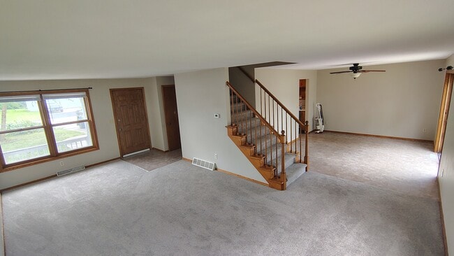 2962 W Creek Valley Ln