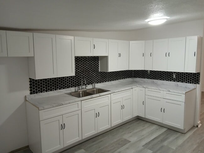 Building Photo - 1534 Moonflower St