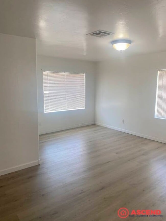 Photo - 201 E 1st St Unit 201 E 1st St #1