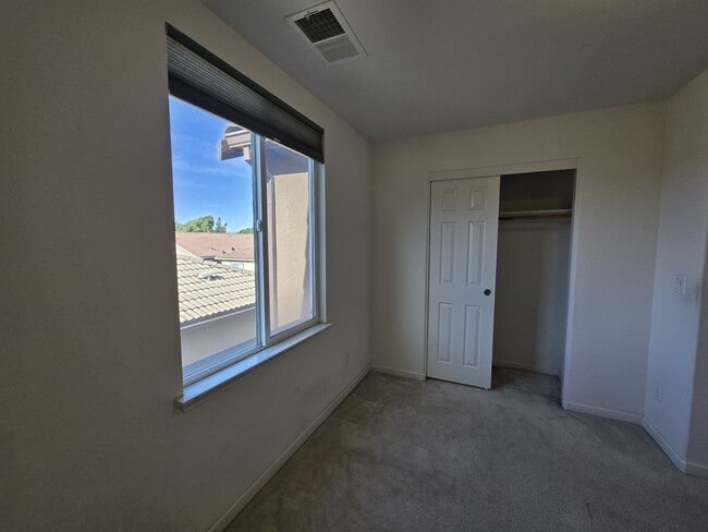 Photo - 336 Toscana Way