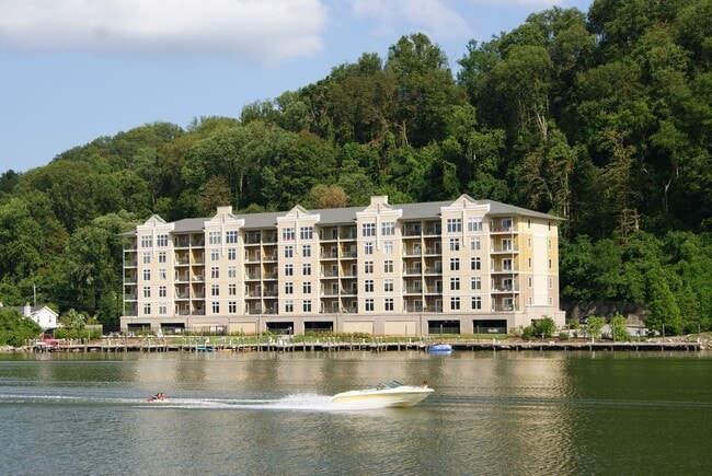 Building Photo - River Towne Condominium Unit 503