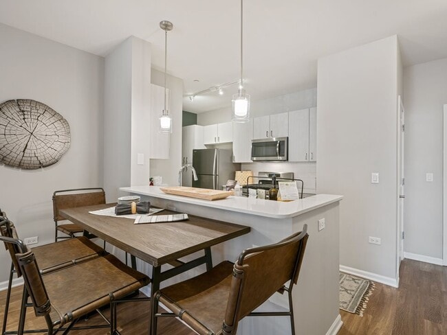 The Reserve at Evanston - The Reserve at Evanston Apartments