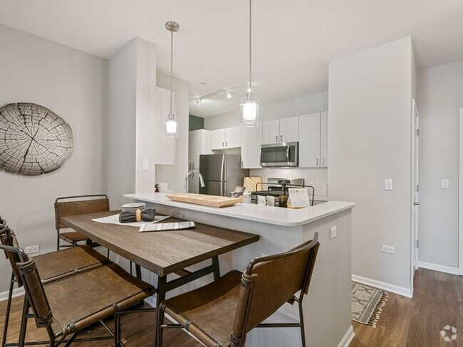 Building Photo - The Reserve at Evanston Rental
