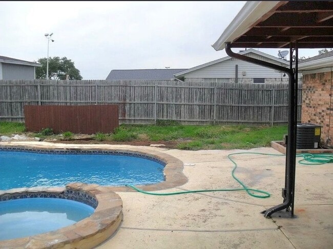 Photo - 1615 Springbrook St