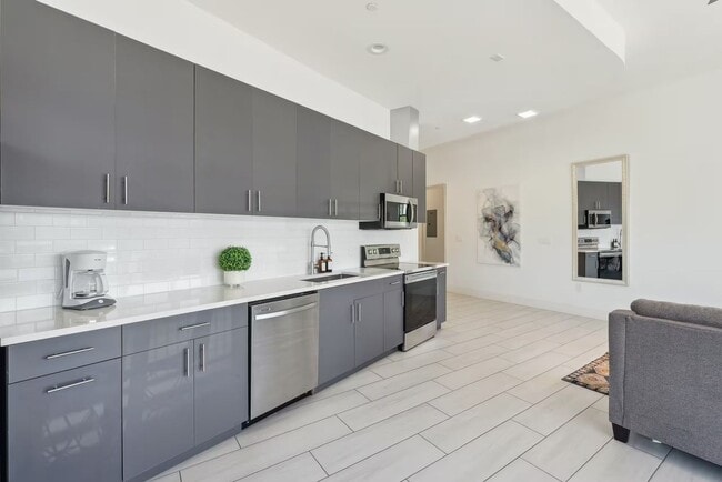 Photo - 1100 Peters St Unidad 413