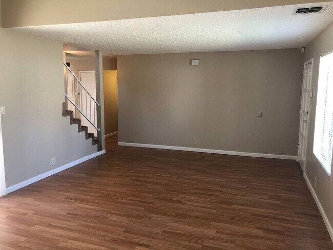 Photo - mg2624 Unit A