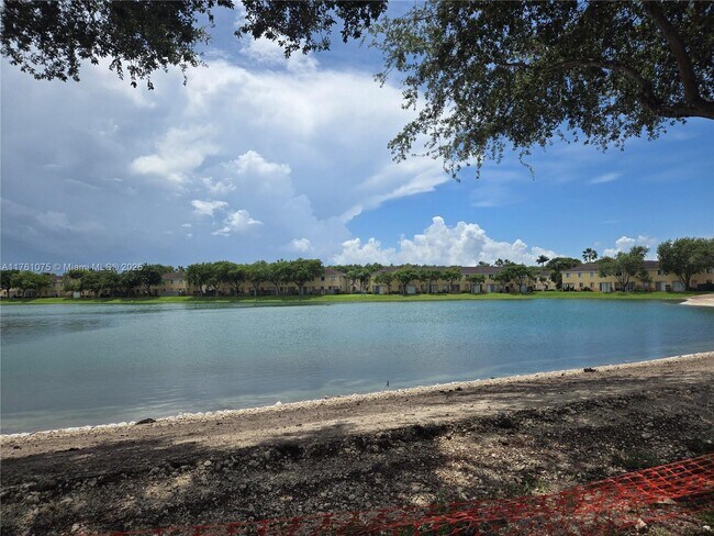 Photo - 2804 SE 16th Ave Condo Unit 124