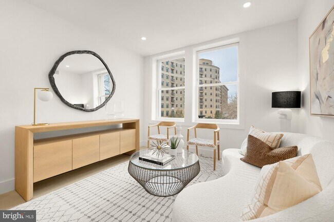 Photo - 2116 Kalorama Rd NW Unidad 205