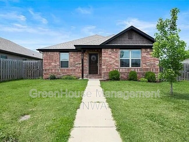 Building Photo - 702 SW Willowpoint Rd