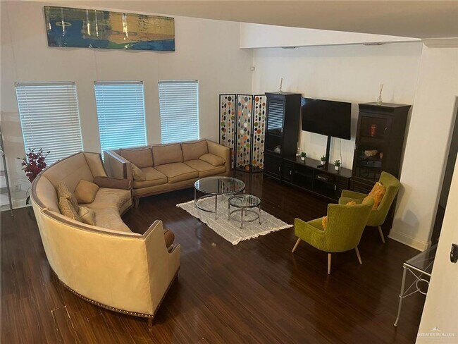 Photo - 14 San Roman St