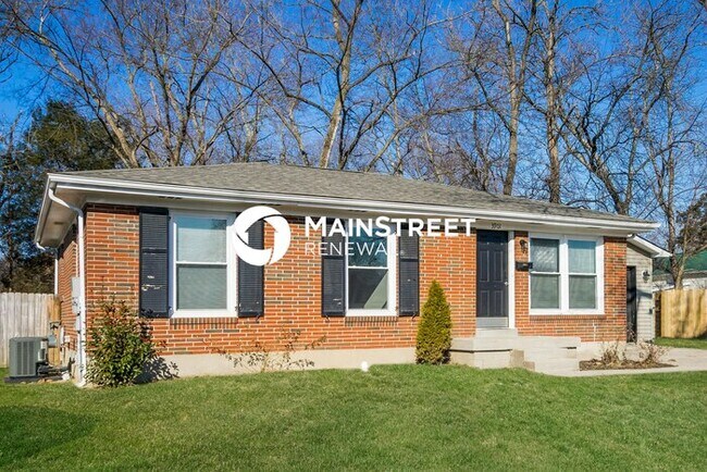 Photo - 3 Bedroom Pet-Friendly Home in Louisville, KY with Main Street Renewal