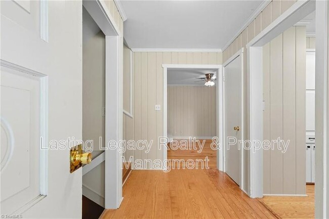 Photo - 4850 Ellen Ave