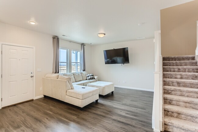 Photo - 10565 Paris St