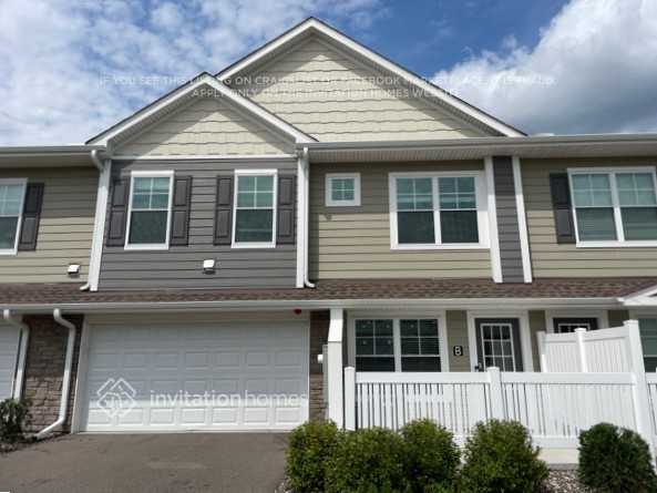 Building Photo - 10948 Yalta St NE