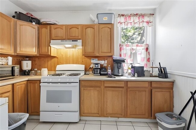 374 Douglas Ave Unit 2