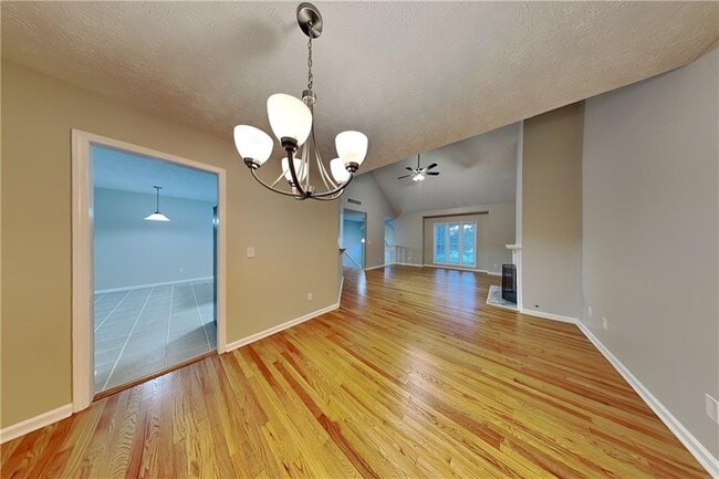 Photo - 1828 Danbury Ct