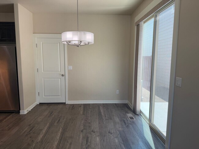 Photo - 3 Bed/2.5 Bath Single Family Home in SW Re...