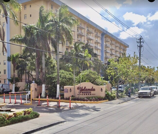 Building Photo - 4550 NW 9th St Unit 717E