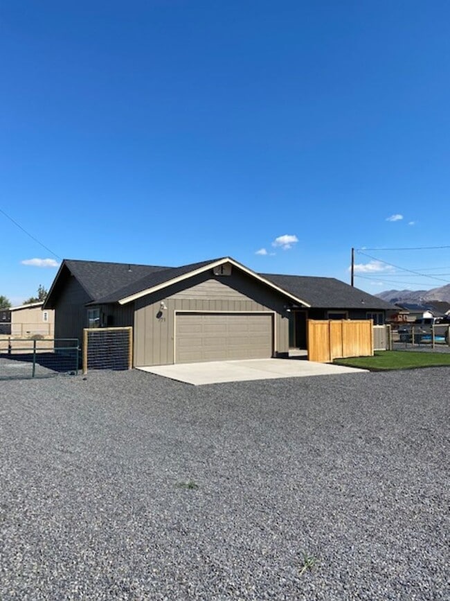 charming home in Terrebonne - Tons of room... - charming home in Terrebonne - Tons of room...