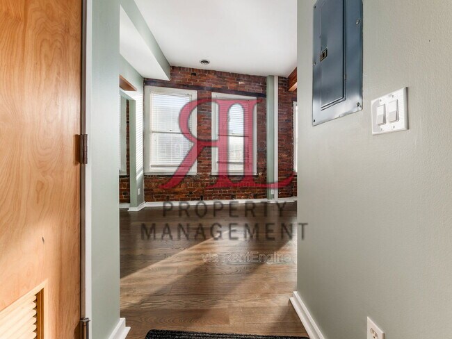 Photo - 1131 N High St Unidad 202