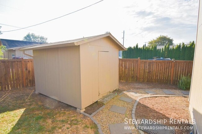 Photo - 720 Deal St