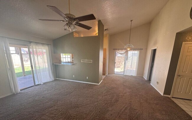 Photo - 3 bedroom at Peoria & 59th Ave