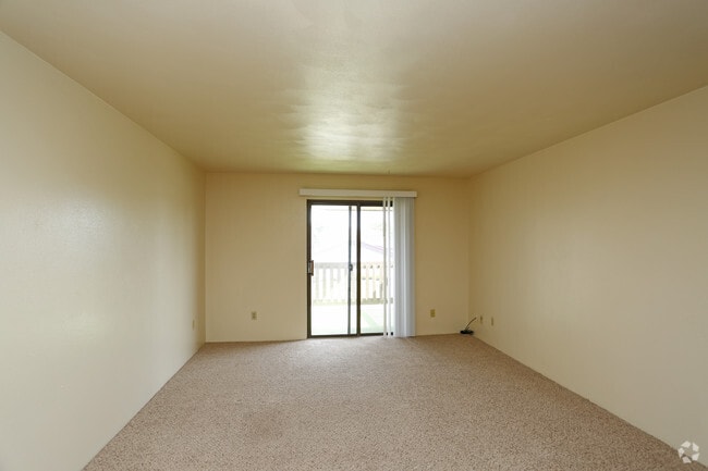 2BR, 1BA - 937SF - Living Room