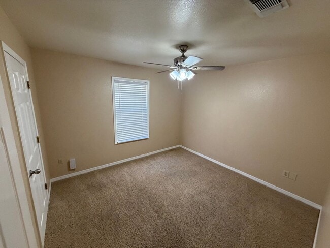 Photo - 732 Foster Ln