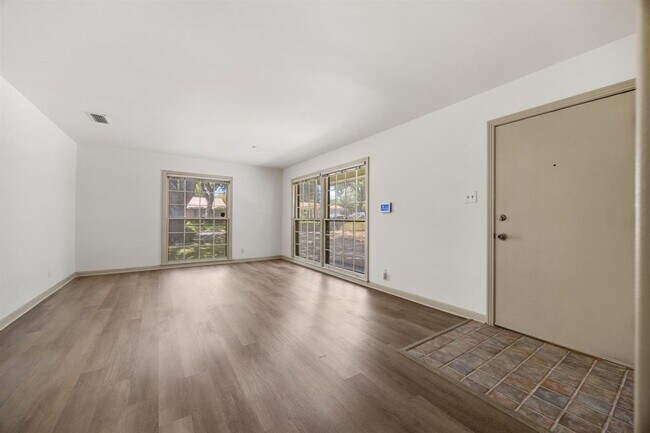 Photo - 1702 Ridgemont Dr