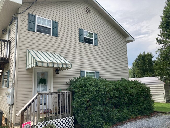 Photo - 830 Deerfield Ln