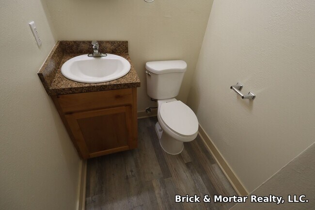 1001-1003-1003 Orchard St N Unit 1001