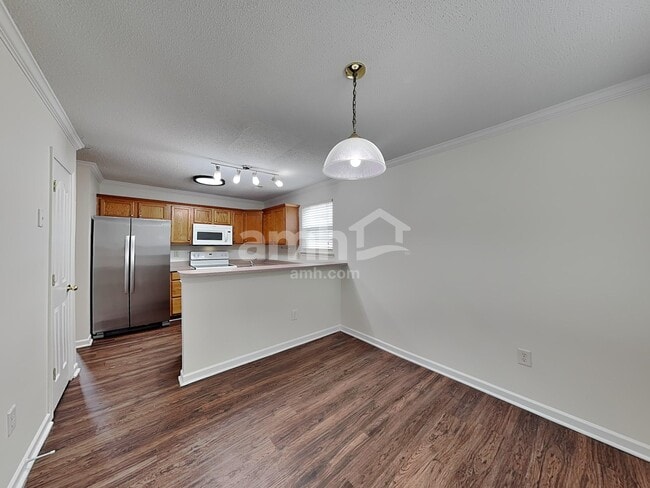 Photo - 108 Hampshire Dr