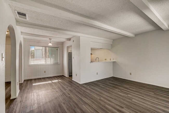 Oaks Apartments