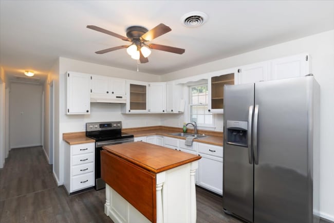 Photo - 129a Manor Ave N