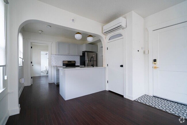 Building Photo - Lady Madonna Unit 404 Rental