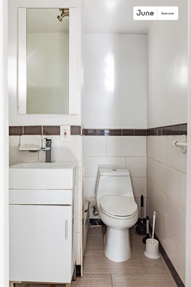 Photo - 534 E 14th St Unit 6