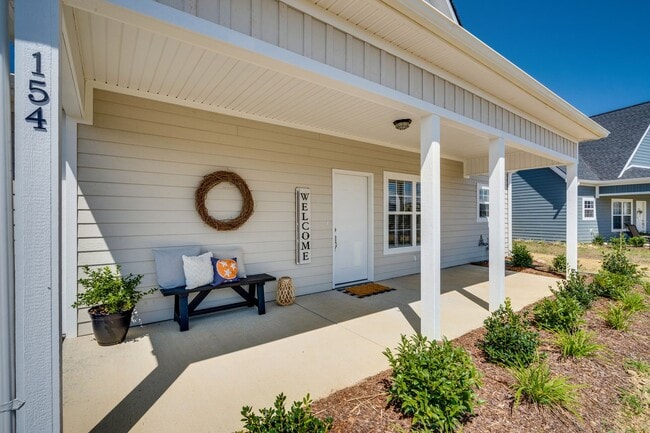 Photo - Beautifully Furnished Executive Home – Fle...