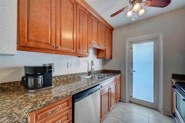 Photo - 2020 NE 56th St Unit 204