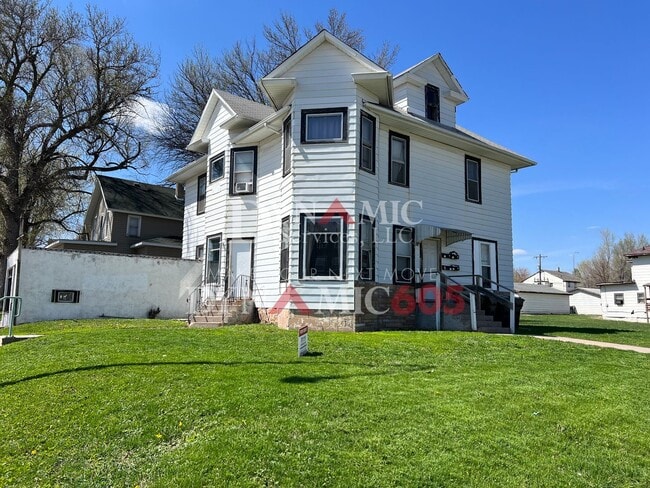 Building Photo - 1BR/1BA Apartment in Multi-Family Unit Apt. 3