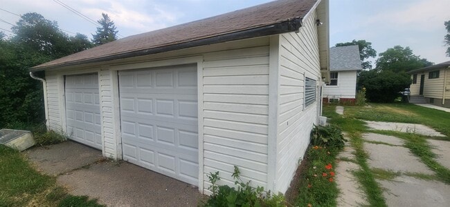 Photo - 405 S 12th Ave