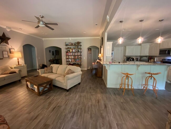 Photo - 3 Bedroom 2.5 Bathroom Home