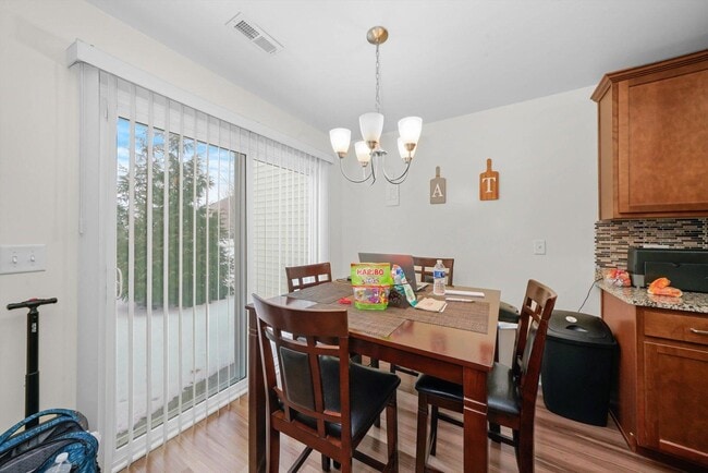Photo - 1492 Orchid St