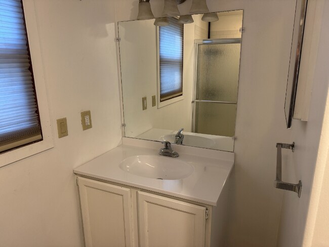 Photo - 1583 Highland Park Dr Unidad C