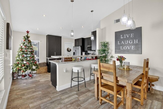 Photo - 691 Willow Grove Ter